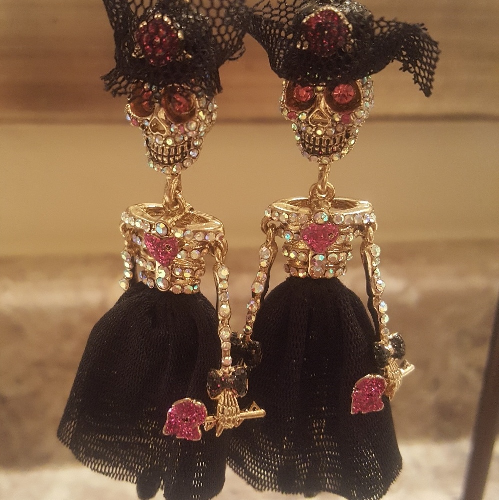 Betsey Johnson Skull Earrings